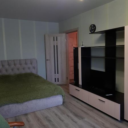 Apartment On Metro Mihalova Minsk Exteriör bild