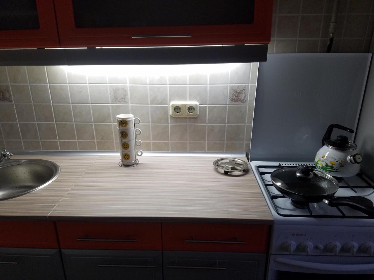 Apartment On Metro Mihalova Minsk Exteriör bild