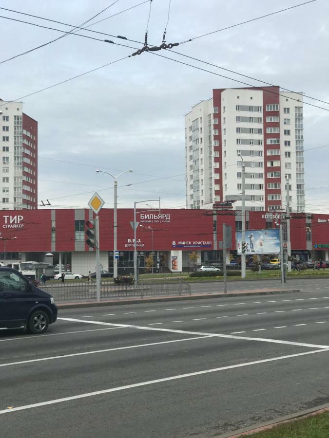Apartment On Metro Mihalova Minsk Exteriör bild